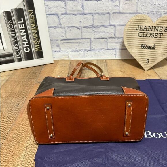 Dooney & Bourke Saffiano Leather Leisure Shopper - Picture 14 of 15